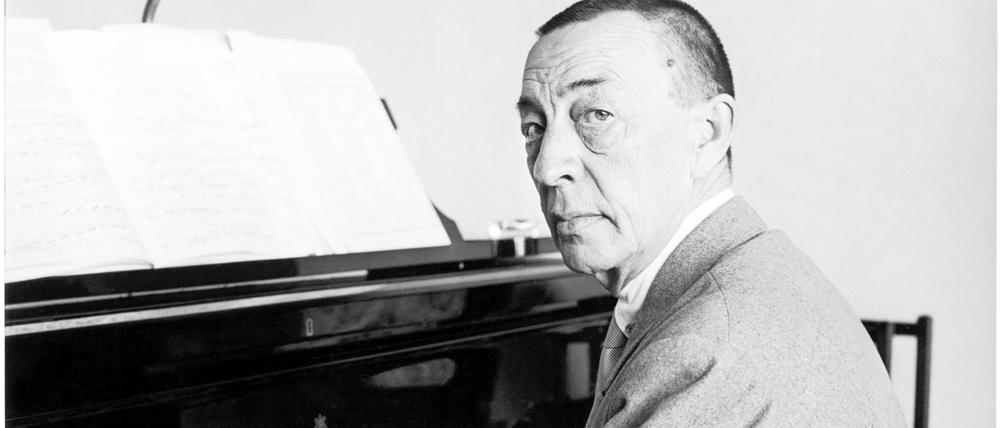 Der Pianist und Komponist Sergej Rachmaninoff in seiner Villa Senar am Vierwaldstättersee