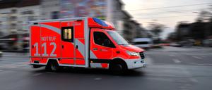 Ein Rettungswagen im Einsatz. (Symbolbild)