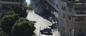 Rauchschwaden während einer Razzia der israelischen Armee in Nablus. 