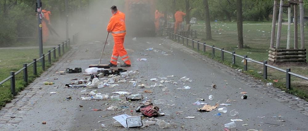Nach dem 1. Mai bleibt in den Parks vor allem eins liegen: Müll. 