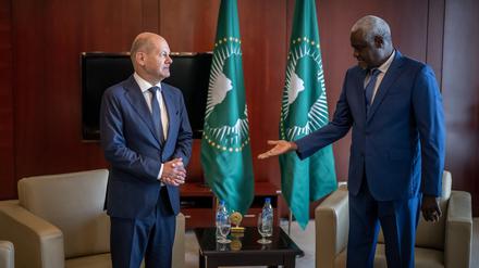 Addis Abeba am Donnerstagnachmittag: Bundeskanzler Olaf Scholz (SPD) und Mousa Faki Mahamat, Vorsitzender der Kommission der Afrikanischen Union.