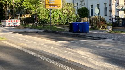 Alleestraße in Potsdam bleibt nach Rohrbruch gesperrt.