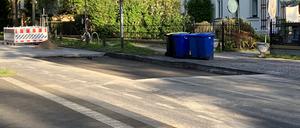 Alleestraße in Potsdam bleibt nach Rohrbruch gesperrt.