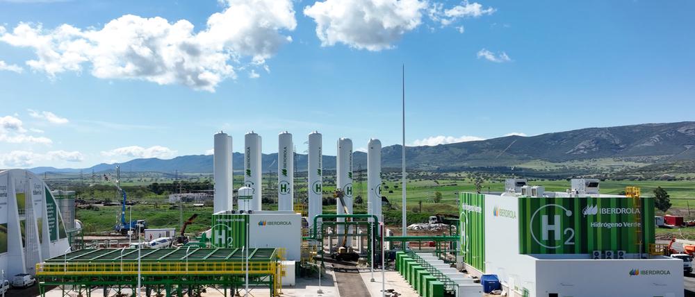 Pilotanlage des spanischen Stromerzeugers Iberdrola für sogenannten grünen Wasserstoff, der mit Sonnenstrom hergestellt wird, südlich von Madrid in Puertollano.