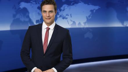 „Tagesschau“-Sprecher Constantin Schreiber ist ein wahrer Lächel-Weltmeister.