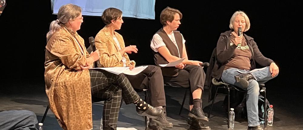 Das Dyke-Dogs-Podium mit Martina Witte (rechts).