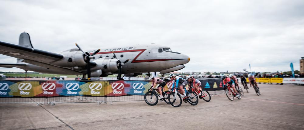 Nach vier Jahren kehrt das Airfield Race auf das Tempelhofer Feld zurück. Vor angemessener Kulisse.