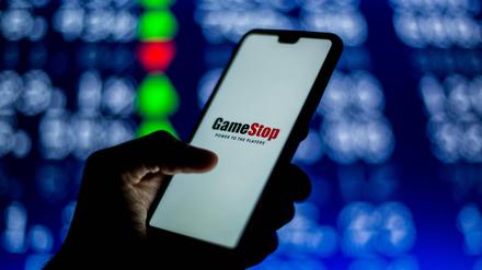 Per Handy Aktien zu handeln, hat die Börse für viele Privatanleger geöffnet. 
