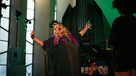 Die Musikerin Angel Bat Dawid aus Chicago.