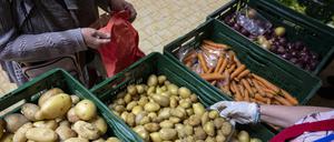 Die jüngste der 48 Tafel-Ausgabestellen in Berlin hat am Freitag in Charlottenburg eröffnet.