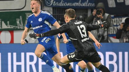 Nervenstark. Marius Bülter verwandelte tief in der Nachspielzeit den Elfmeter zum 3:2-Endstand.