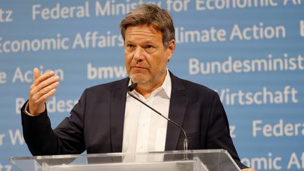 Pressekonferenz mit Robert Habeck  nach dem zweiten Photovoltaik-Gipfel.