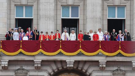 Die britische Königsfamilie samt König Charles III. und Camilla nach der Krönung auf dem Balkon des Buckingham Palace.