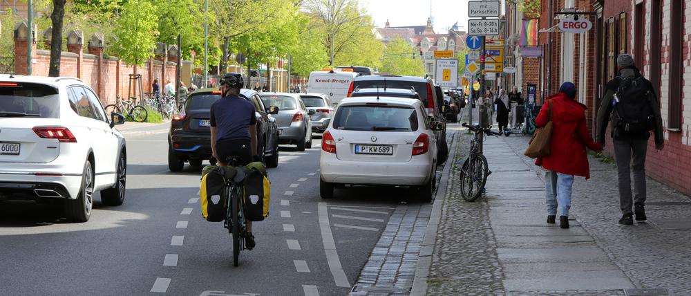 In der Kurfürstenstraße sollen bessere Bedingungen für Radfahrer geschaffen werden.