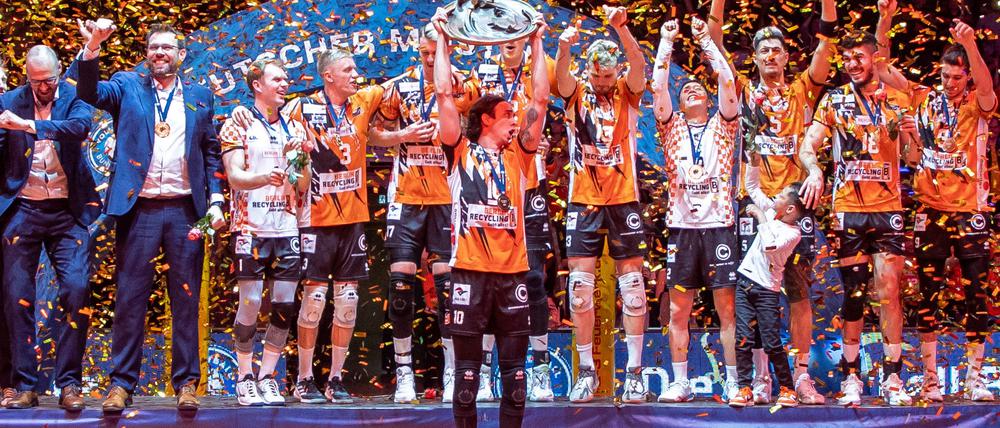 Die BR Volleys kürten sich zum 13. Mal zum Deutschen Volleyball-Meister.