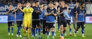 Der Aufstieg muss noch warten. Die Darmstädter verpassten es durch eine Heimniederlage gegen St. Pauli, die Rückkehr in die Bundesliga schon am viertletzten Spieltag perfekt zu machen.