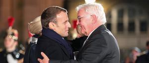 Damals in Frankreich, bald in Deutschland. Auf Einladung des Bundespräsidenten kommt Macron im Juli nach Berlin. Er würdige damit im 60. Jahr des Bestehens des Élysée-Vertrages „die enge Freundschaft unserer beiden Länder“.