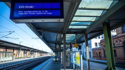 Der Zug kommt nicht. Über die Details der Streiks in der kommenden Woche informiert die EVG am Donnerstag. 