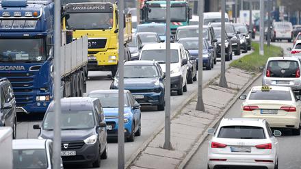 Dichter Autoverkehr in München. 