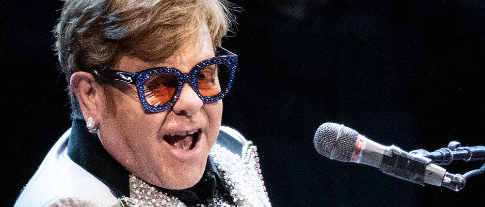 Auf Farewell Yellow Brick Road Tour. Elton John, 76, hier bei seinem Konzert in München.