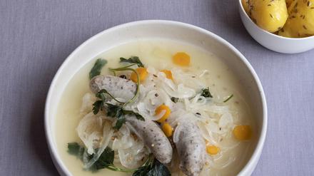 „Saure Zipfel“ aus „Die Bratwurst – Geschichten, Hintergründe und Rezepte“ von Zelnhefer, Siegfried; Pflug, Katharina; Kohler, Manuel, 200 Seiten 28 Euro, ars vivendi verlag 2023