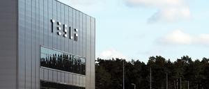 Tesla will in Grünheide einen eigenen Werkbahnhof für den Güterverkehr, Logistikflächen und eine Betriebs-Kita errichten. 