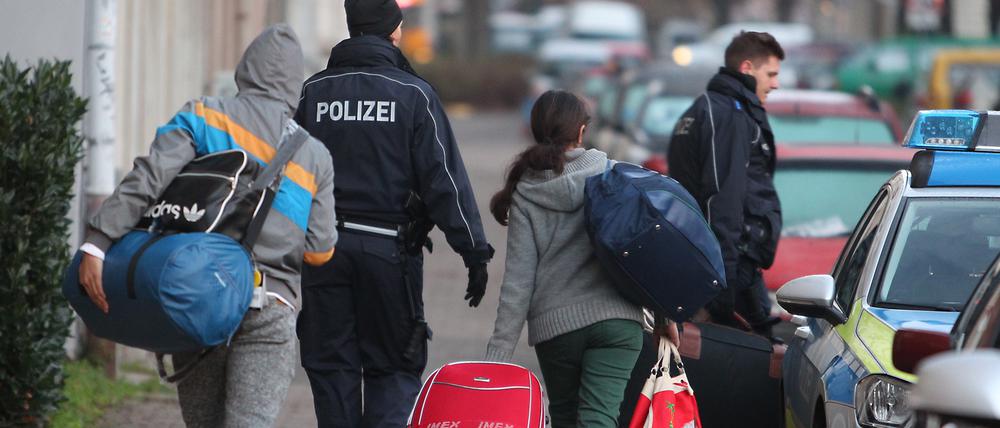 Bundesinnenministern Nancy Faeser (SPD) hatte darauf verwiesen, dass die Zahl der Abschiebungen 2023 durch bisherige Maßnahmen um 27 Prozent auf 16.430 gestiegen sei.