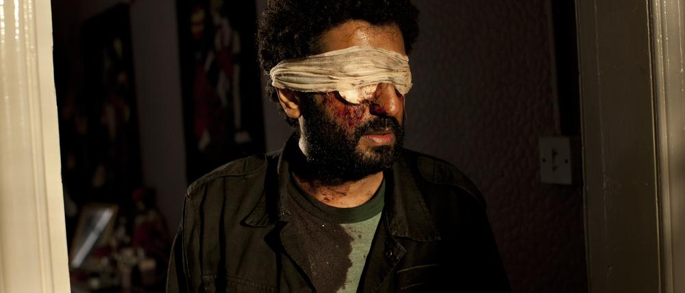 Adeel Akhtar als Verschwörungstheoretiker Wilson Wilson.