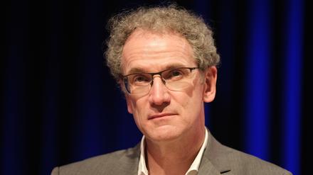 Literaturwissenschaftler Dirk Oschmann muss sein Potsdamer Gespräch mit Juli Zeh verschieben.