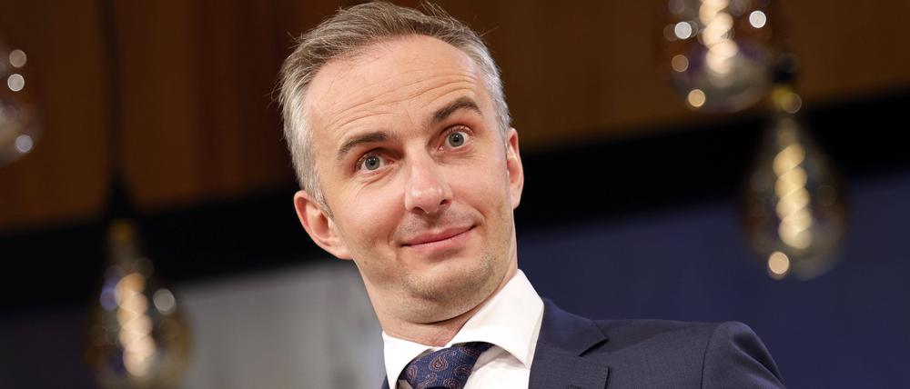 Jan Böhmermann bei der Verleihung des Hanns-Joachim-Friedrichs-Preises 2021 im WDR Funkhaus. 