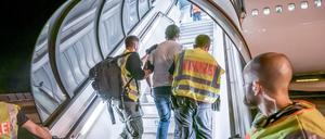 Abschiebung auf dem Flughafen Leipzig-Halle (Symbolbild)