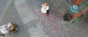 In manchen Standesämtern darf nur in beschränkter Kulisse geheiratet werden.