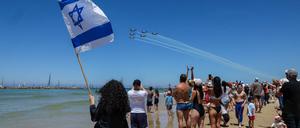 Stärke zeigen. Israel ist eine Großmacht im Nahen Osten, vor allem militärische und wirtschaftlich.