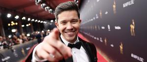 Nico Santos auf dem roten Teppich bei der Verleihung des - BAMBI 2019 - im Festspielhaus in Baden-Baden. 