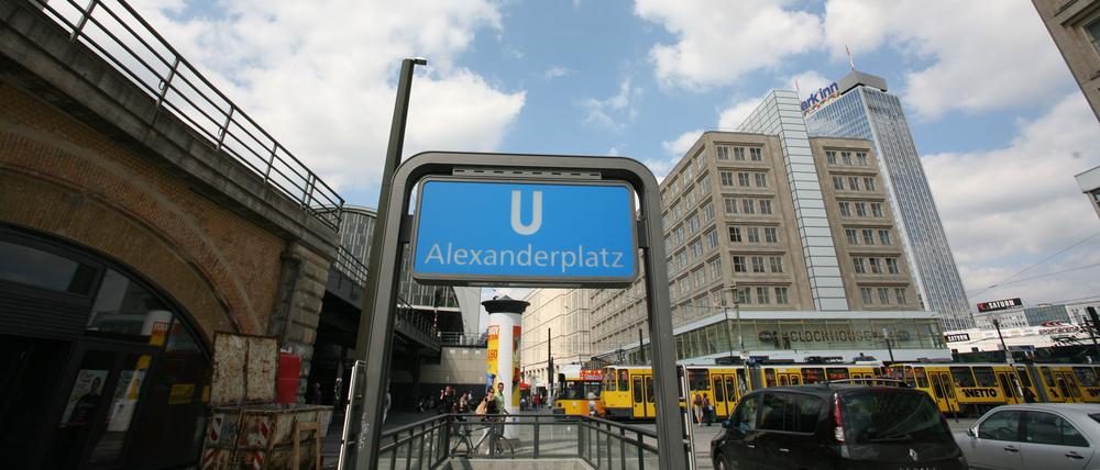 U-Bahn-Eingang am Berliner Alexanderplatz.