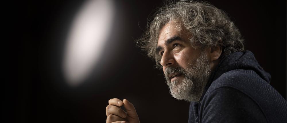 Der Journalist Deniz Yücel war am 90. Jahrestag der Bücherverbrennung mit einer Gesprächsrunde am Waschhaus Potsdam zu Gast.