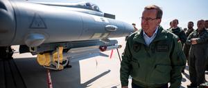 Boris Pistorius absolvierte in Laage seinen Antrittsbesuch bei der Luftwaffe.