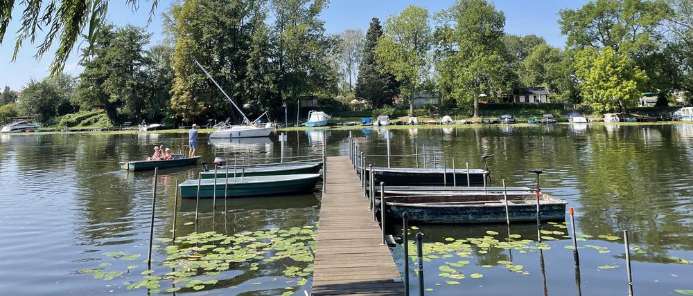 Die Baumgarteninsel in der Alten Spree ist auf dem Landweg nicht zu erreichen.