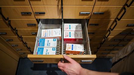 Vor allem bei Antibiotikasäften für Kinder werden die Engpässe besonders deutlich.