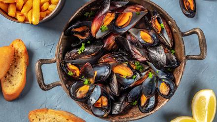 Moules Frites in der Pfanne