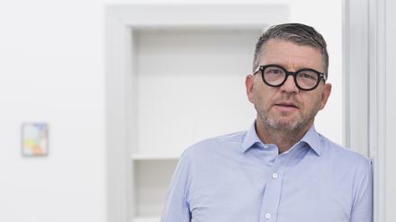 Galerist Peter Kilchmann in seinen Zürcher Räumen