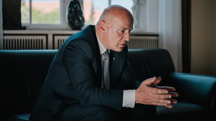 Er ist am Ziel: Kai Wegner sitzt im Roten Rathaus.