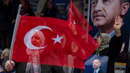 Anhänger von Recep Tayyip Erdogan in Istanbul. 
