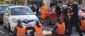Fast täglich blockieren Klimaaktivisten der „Letzten Generation“ den Autoverkehr.