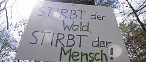 Auch in der Vergangenheit hatte es in der Wuhlheide immer wieder Proteste gegen den Weiterbau der Tangentialverbindung Ost (TVO) und der Autobahn A 100 gegeben, wie hier 2021.