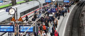 Doch wieder mehr Betrieb am Bahnsteig. Der für Sonntag- bis Dienstagabend angekündigte Warnstreik konnte doch noch abgewendet werden.