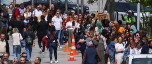 People queue outside a polling station during Turkish presidential and parliamentary elections, in Ankara, Turkey May 14, 2023. REUTERS/Yves Herman