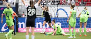Frankfurt erteilt den Wolfsburgerinnen eine Lehrstunde in der Bundesliga.