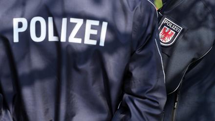 Die Polizei durchsuchte die Wohnung des Verdächtigen.