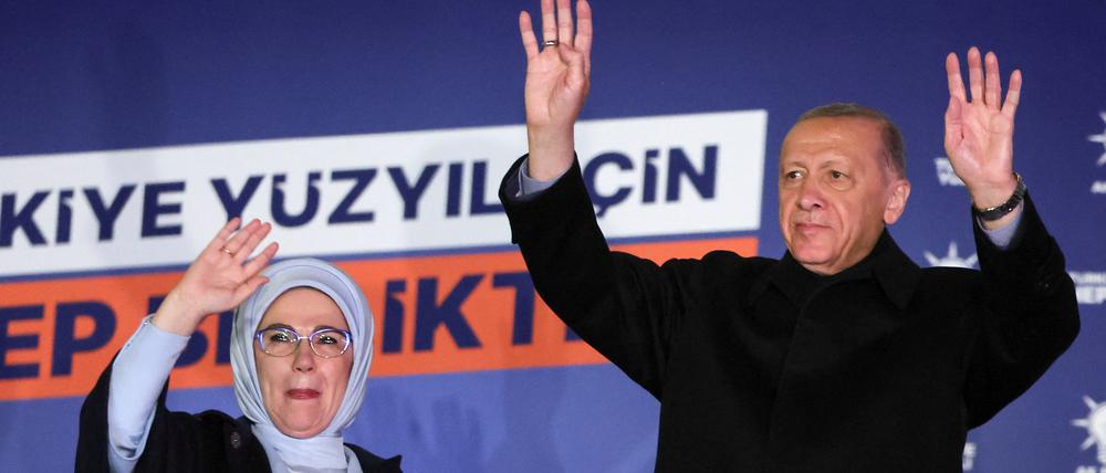 Der türkische Präsident Erdogan mit seiner Frau in Ankara.